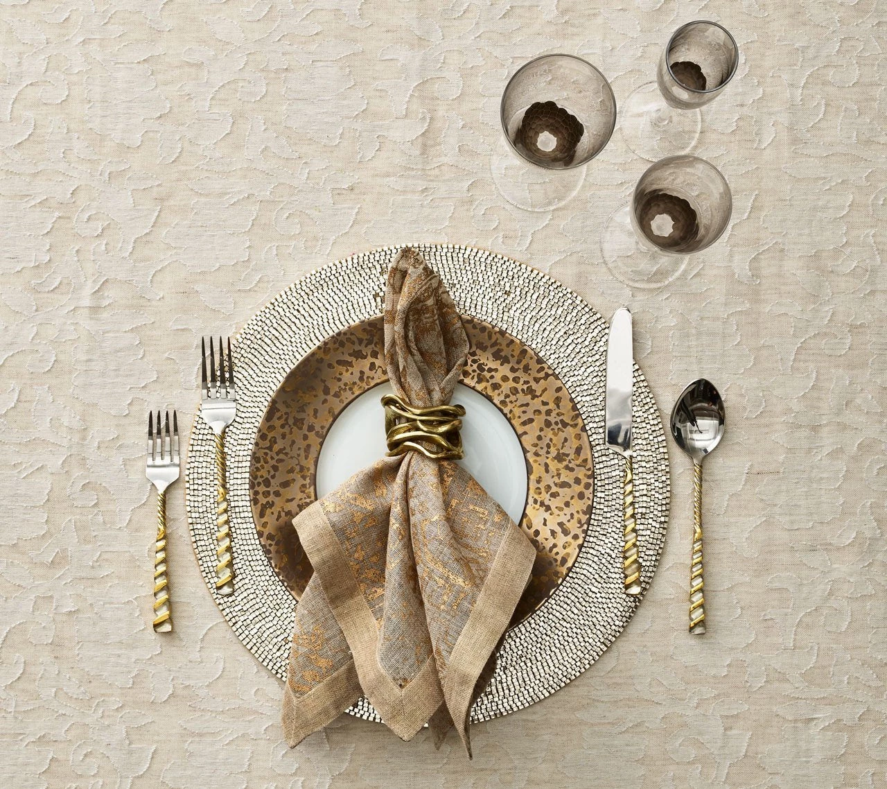 Kim Seybert Distressed Napkin In Natural & Gold, Set Of 4 Napkins