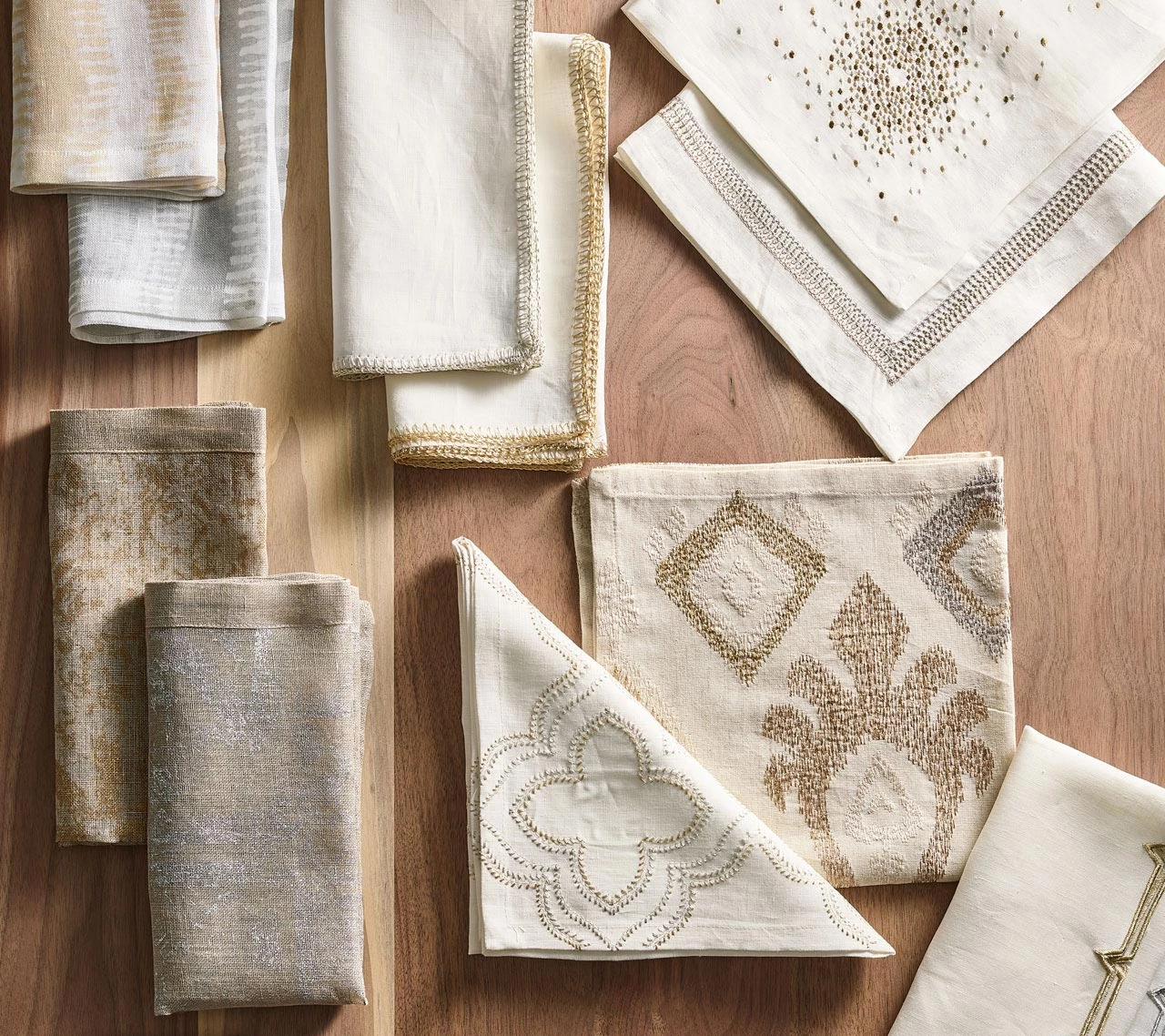 Kim Seybert Napkins Divot Napkin In White & Gold, Set Of 4