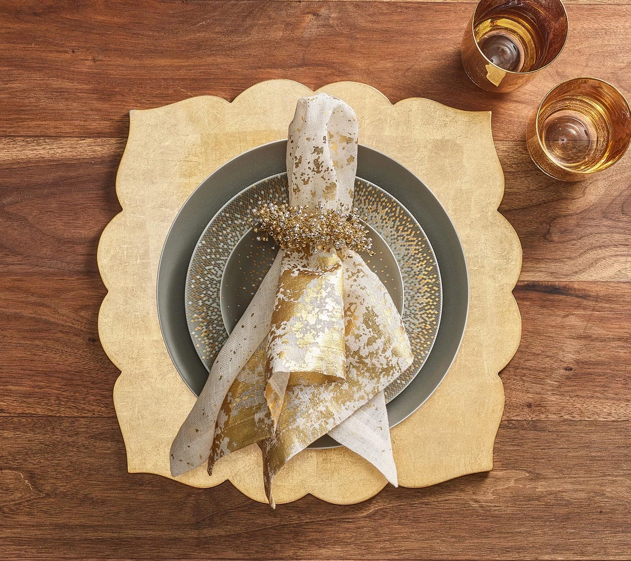 Kim Seybert Metafoil Napkin In White & Gold , Set Of 4 Napkins