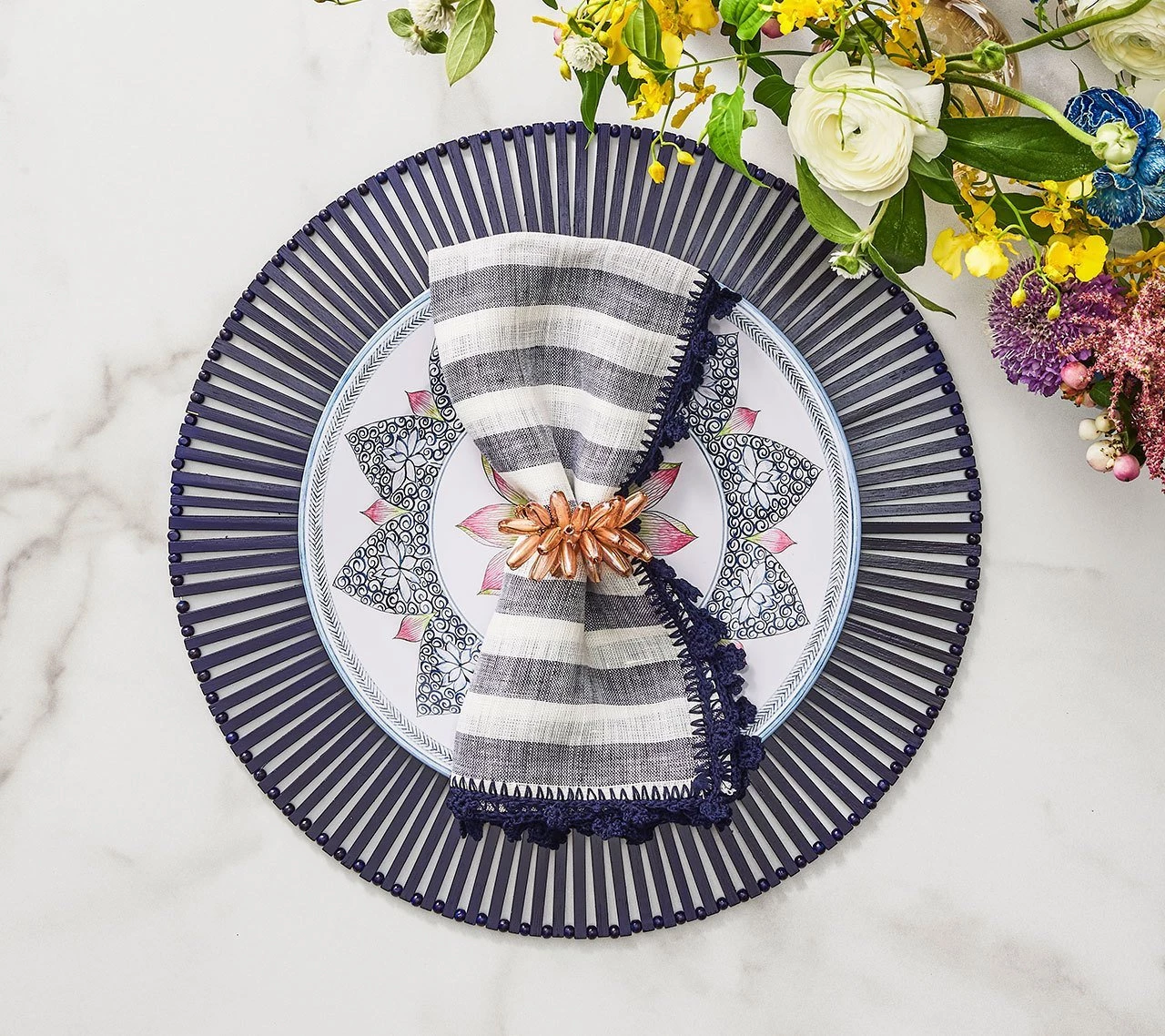 Kim Seybert Napkins Linea Napkin In White & Navy, Set Of 4