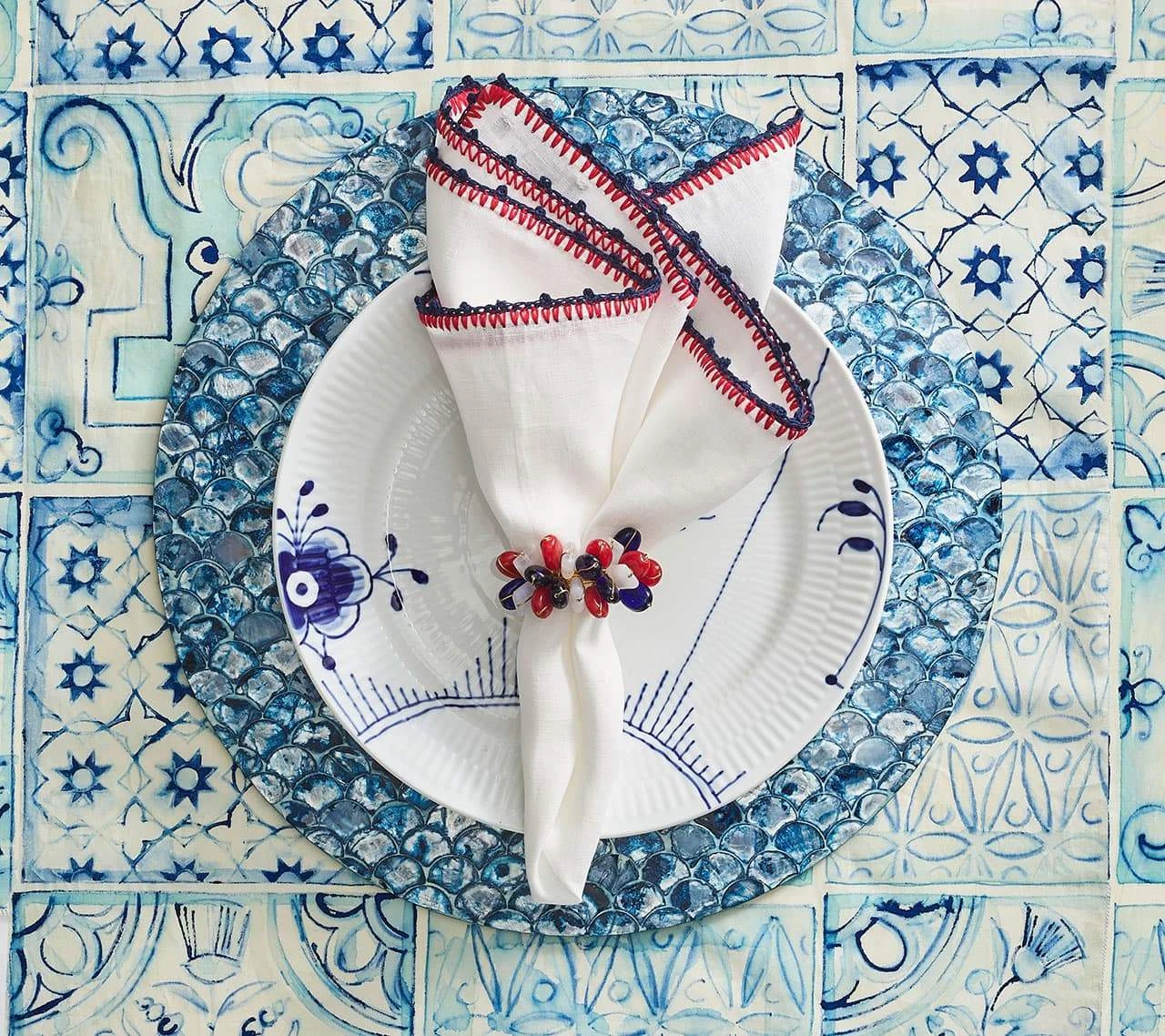 Kim Seybert Napkins Knotted Edge Napkin In White, Navy & Red, Set Of 4