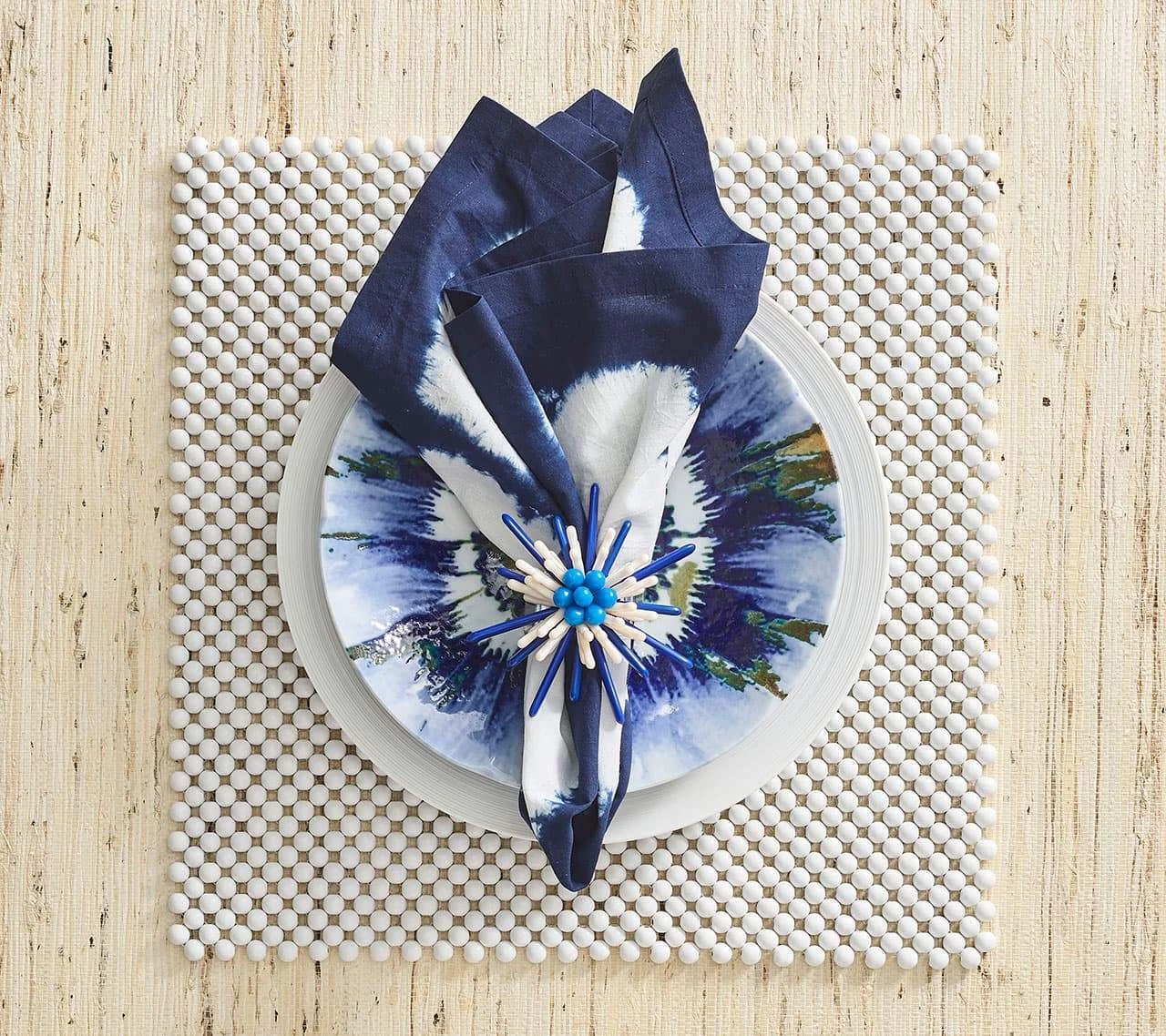 Kim Seybert Capri Napkin Ring In Navy & White, Set Of 4