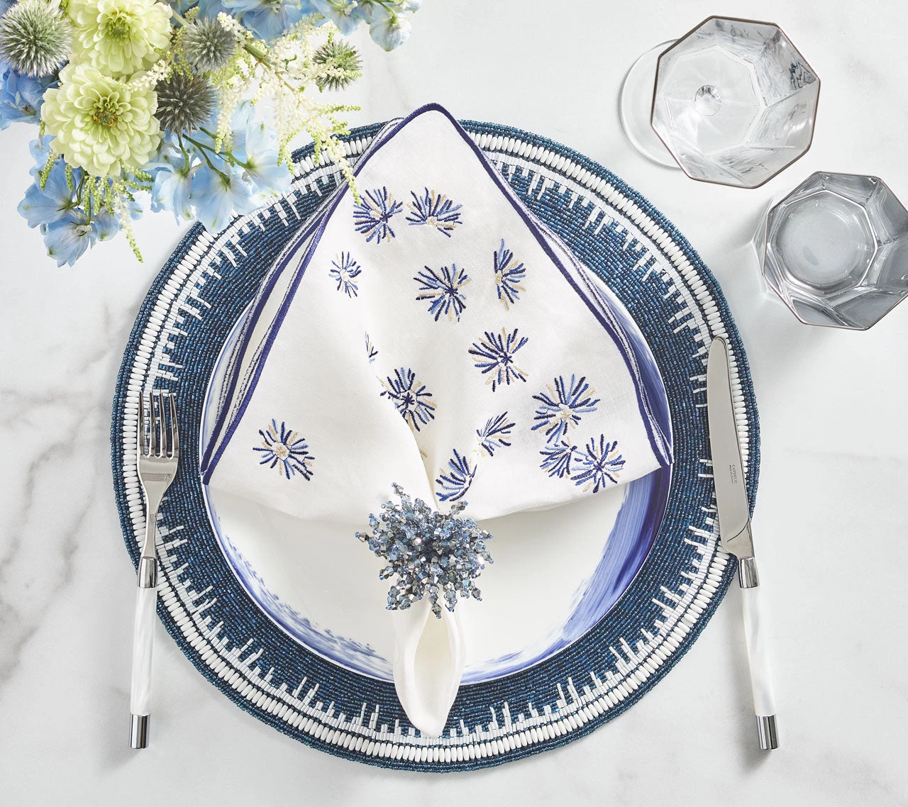 Kim Seybert Flora Napkin In White & Navy, Set Of 4