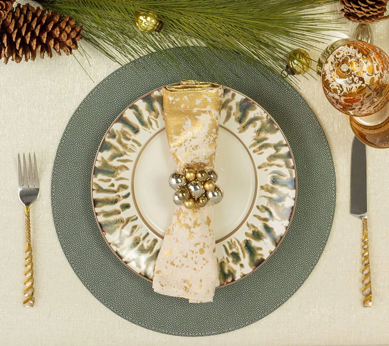 Kim Seybert Metafoil Napkin In White & Gold , Set Of 4 Napkins