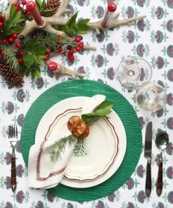 Kim Seybert Tablecloths Zinnia Tablecloth In White & Red & Green