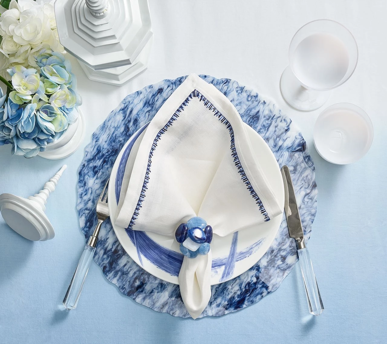 Kim Seybert Dip Dye Tablecloth In White & Periwinkle